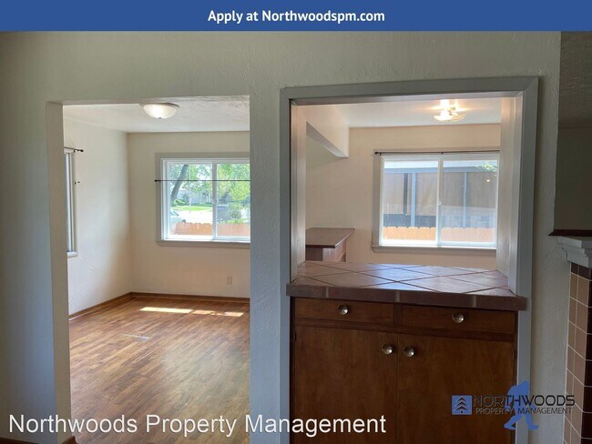 Building Photo - 2 br, 1 bath House - 640 S. Holly Street