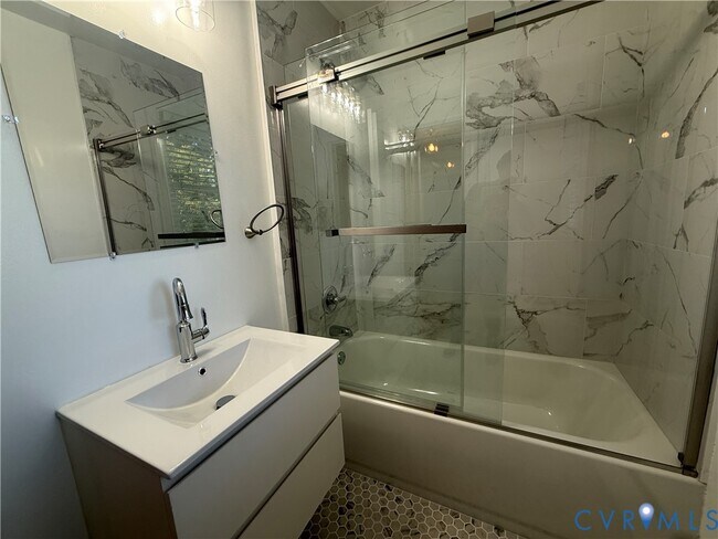 Foto del edificio - 4306 Fitzhugh Ave