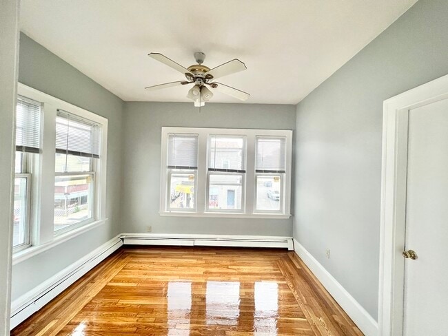 Building Photo - 113 Ferry St