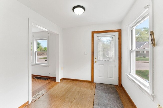 Building Photo - 470 Charlotte Ave
