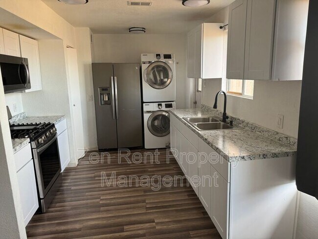 Foto del edificio - 940 N Sonora St