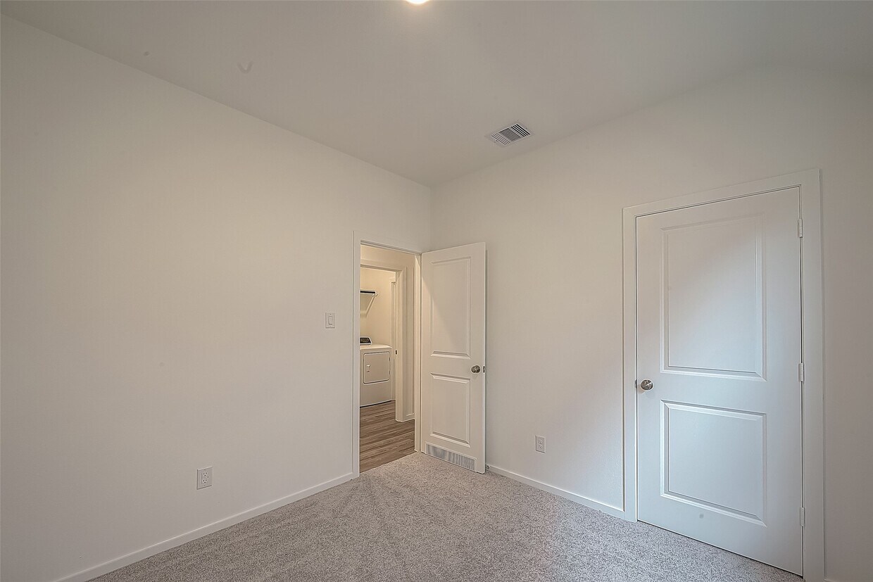 Foto principal - 27235 Henley Rdg Dr