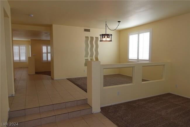 Building Photo - 7038 N Pink Flamingos Pl