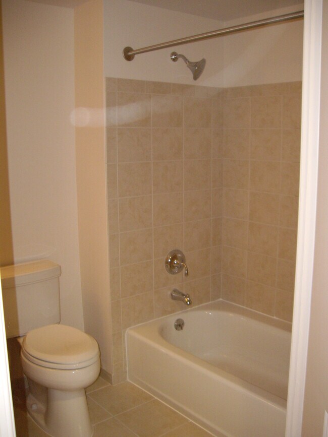 Foto del edificio - 1020 N Highland St