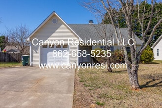 Building Photo - 2035 Ardmore Village Ln