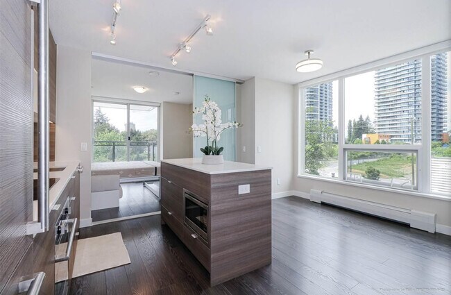 Building Photo - 13398 104 Av