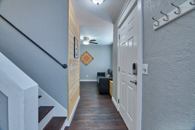 Foto del edificio - 2924 Canyon Oaks Ct