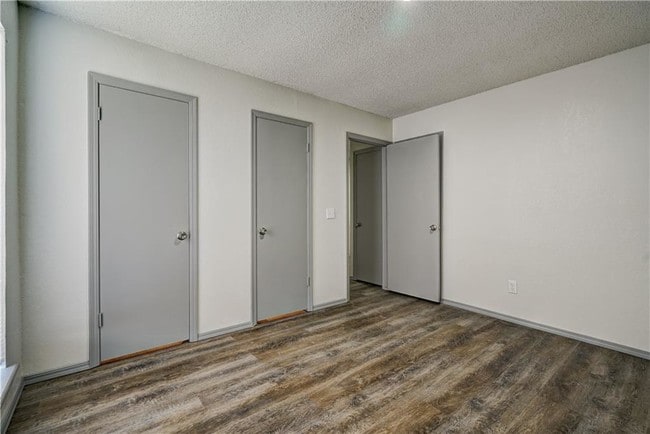 Building Photo - 10125 N Pennsylvania Ave Apt 14-B
