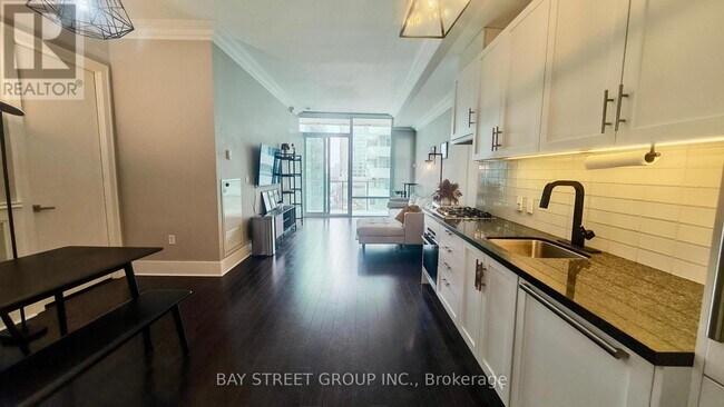 Building Photo - 29 Queens Quay E