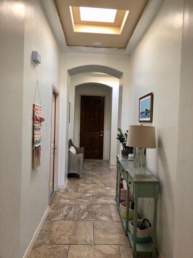 Foto del edificio - 5541 Grove Dr