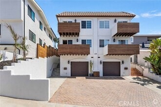 Building Photo - 225 Avenida De La Grulla