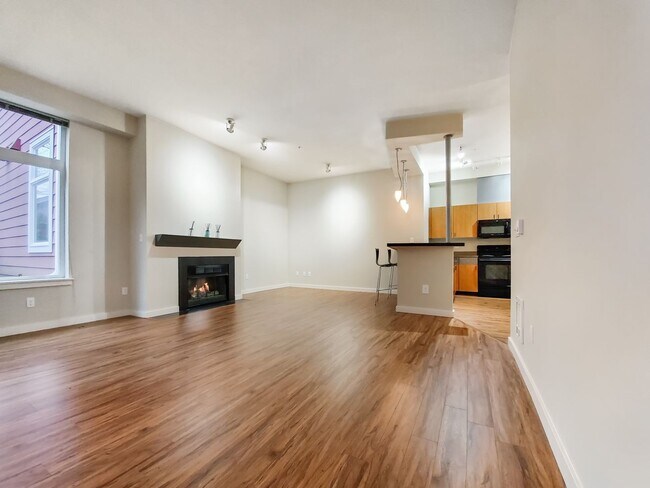 Foto del edificio - Bright 1-Bedroom + Office in Downtown Kirk...