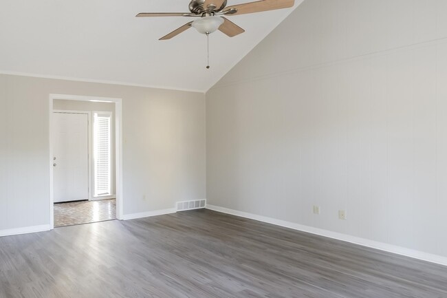 Foto del edificio - 4454 Westbury Dr
