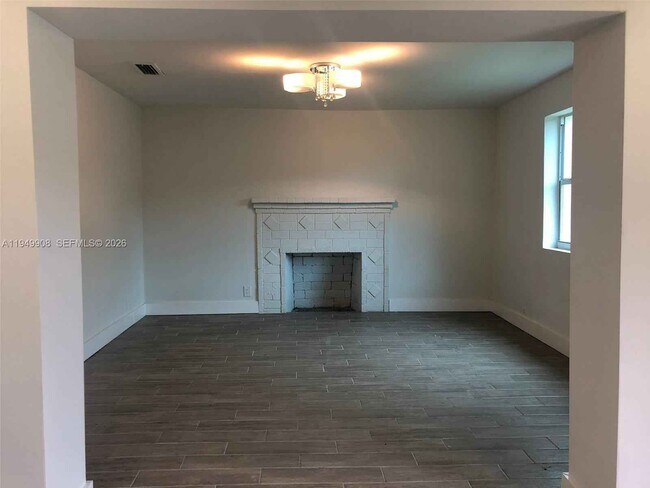 Foto del edificio - 8000 NW 12th Pl