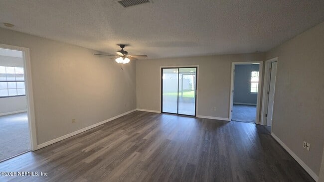 Building Photo - 24 Wellside Ln