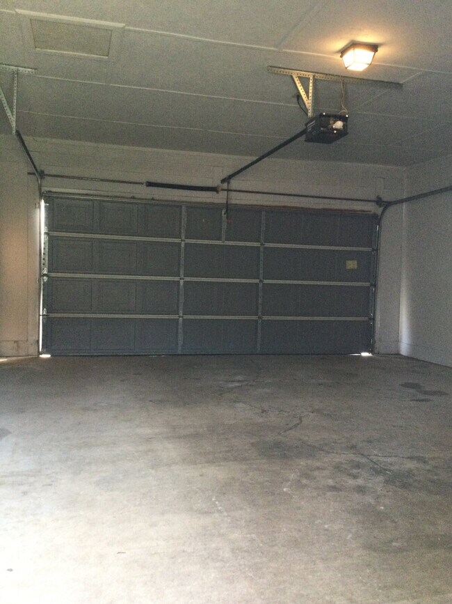 Foto del edificio - "Charming 2-Bed Home with Gleaming Hardwood Floors in Prime Jonesboro Location!"