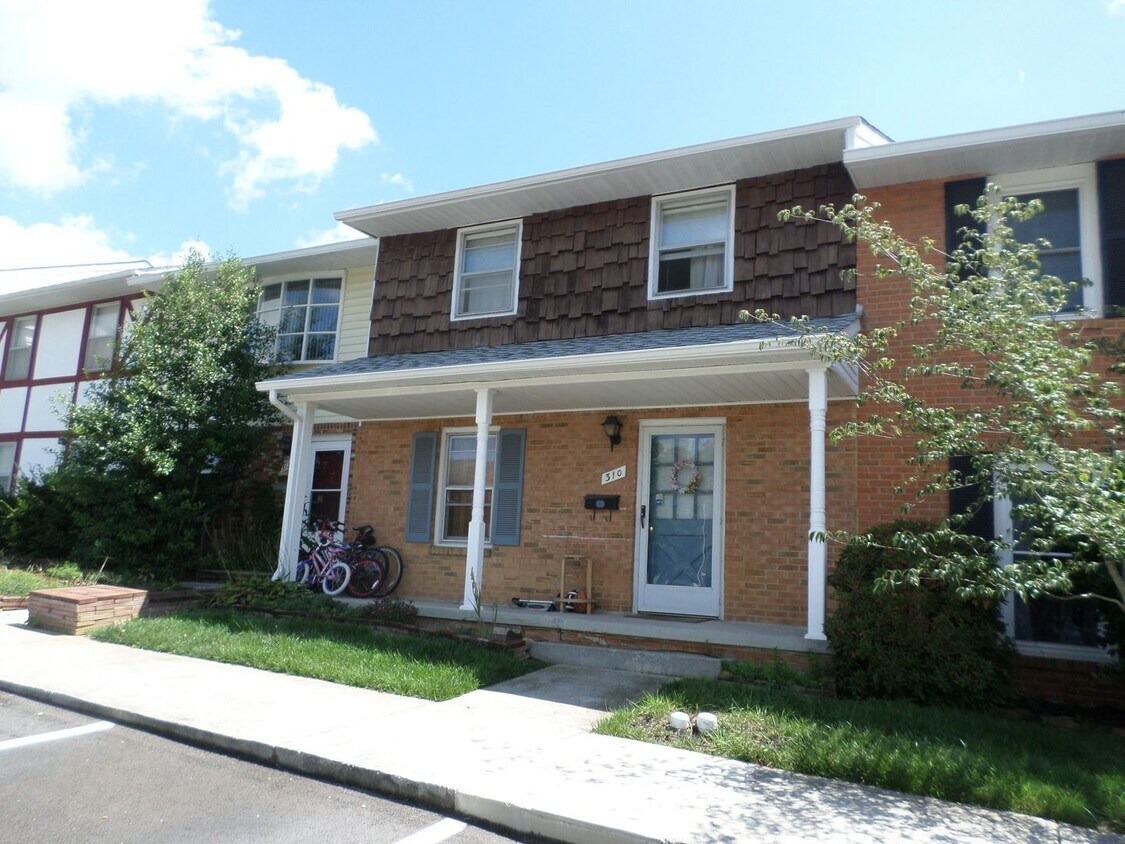 Foto del edificio - 310 Loudon Rd