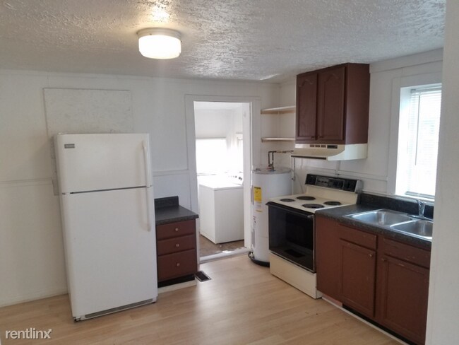 Foto del edificio - 3 br, 1 bath House - 3215 Clifton Ave