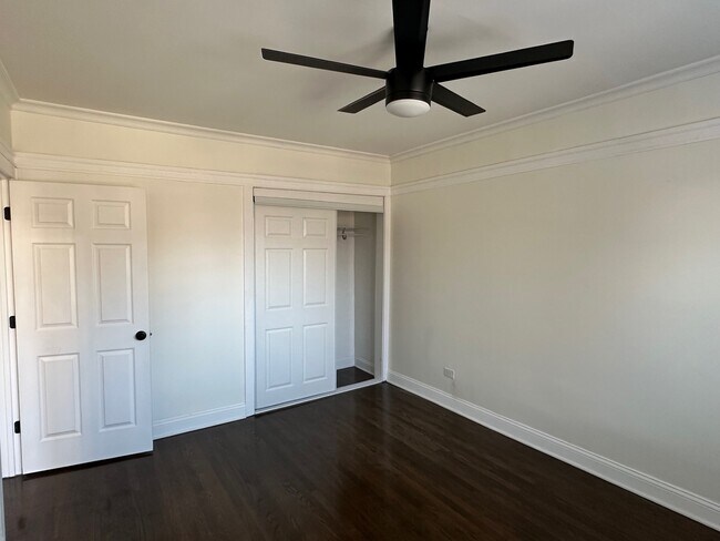Armario del dormitorio 2 - 7227 N Wolcott Ave