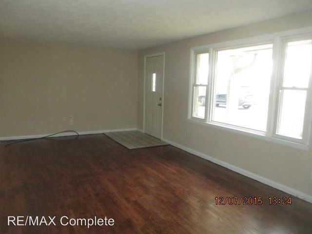 Building Photo - 3 br, 1 bath House - 8 S. Scatterfield Rd
