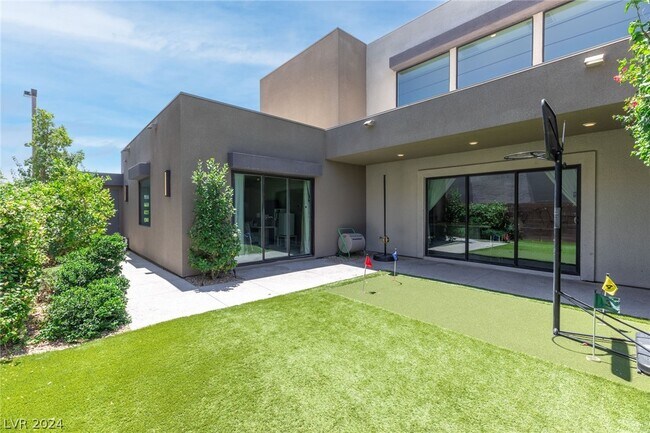 Foto del edificio - 10334 Jade Gardens Dr