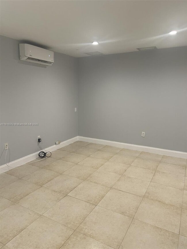 Building Photo - 13005 SW 116th Ct