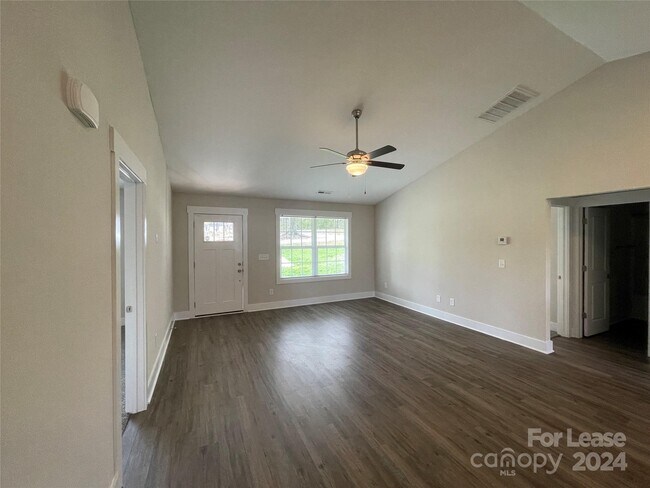 Foto del edificio - 1220 Hargrove Ave