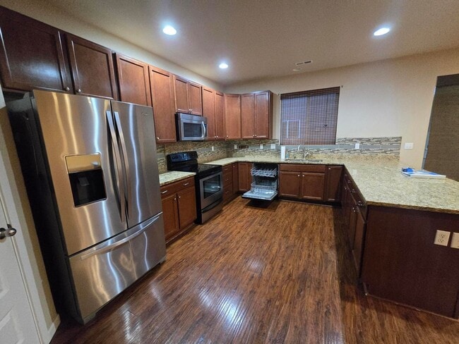 Foto del edificio - 4 Bedroom, 3 Bathroom House!