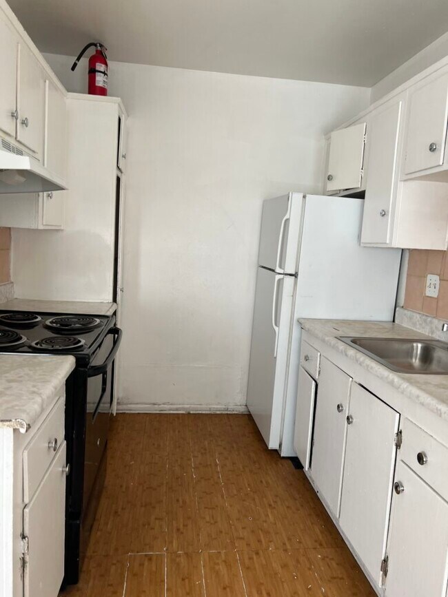 Foto del edificio - 705 Morgan Ave