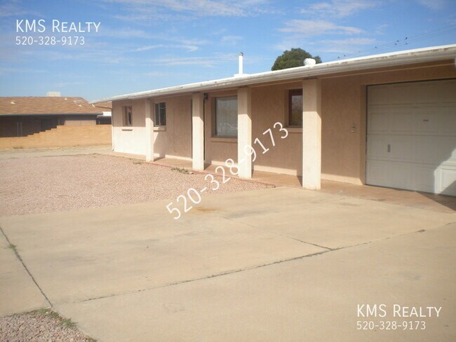 Foto del edificio - 1056 W District St