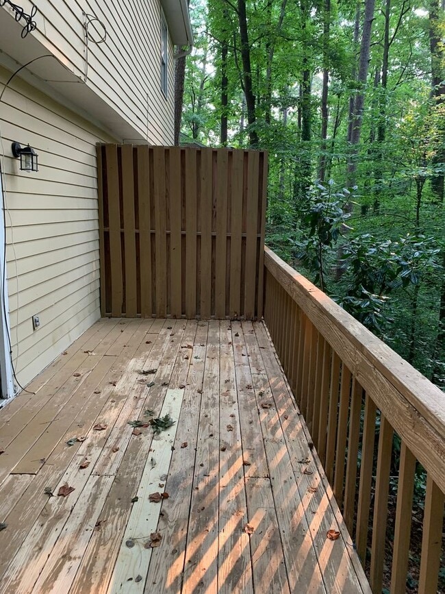 Building Photo - 4804  EM#16