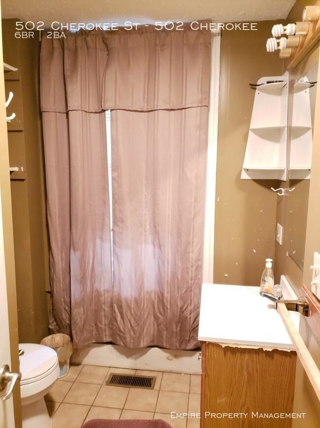 Foto del edificio - 6 bedroom in Bethlehem PA 18015