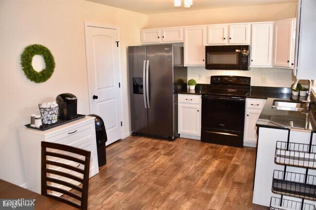 Foto del edificio - 3 br, 2.5 bath Townhome - 0 Byler Circle