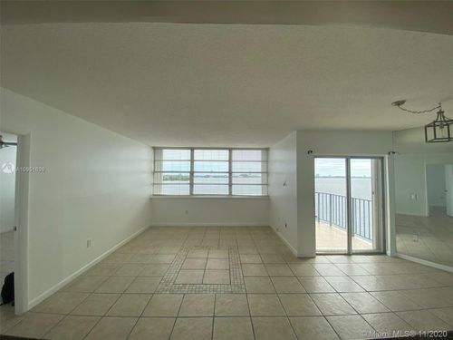 Building Photo - 11930 N Bayshore Dr