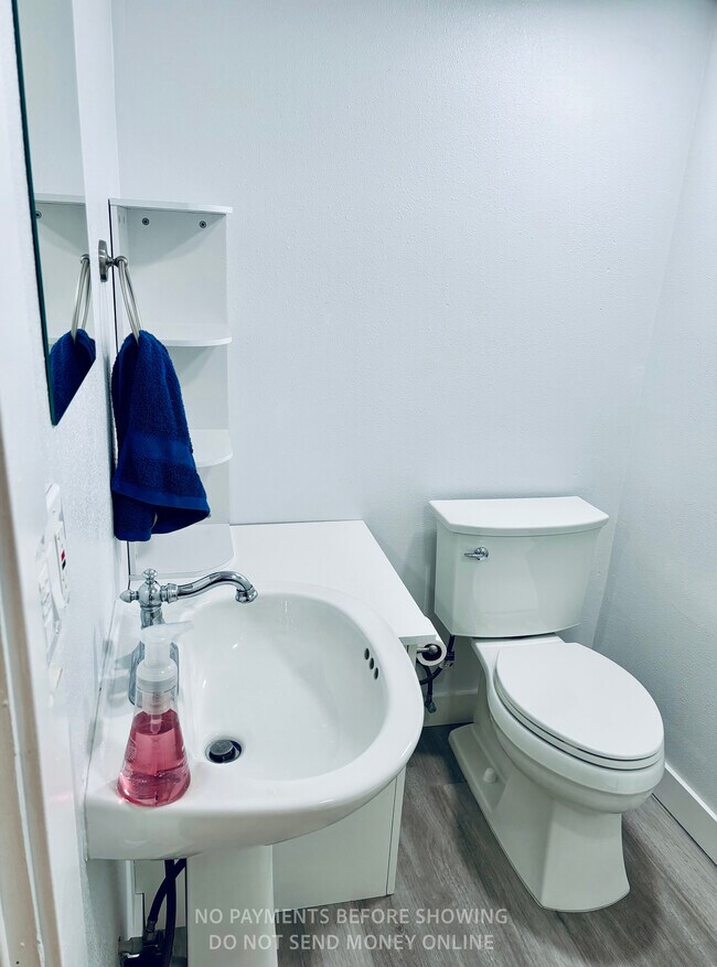 Foto del edificio - 13623 8th Ave SW