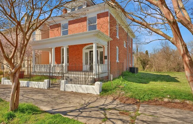 Foto del edificio - 507 W Washington St