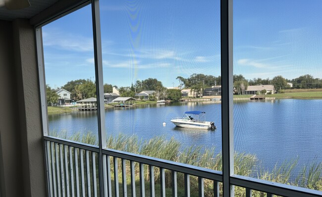 Foto del edificio - Gated Community Gem: Turnkey 2/2 in Emerald Lake