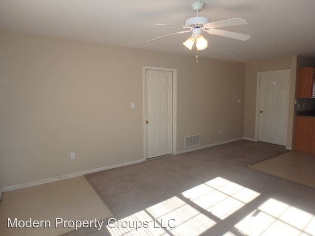 Building Photo - 2561 E Morris Dr