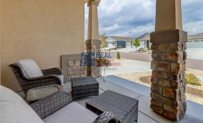 Foto del edificio - 6687 Rolling Creek Dr