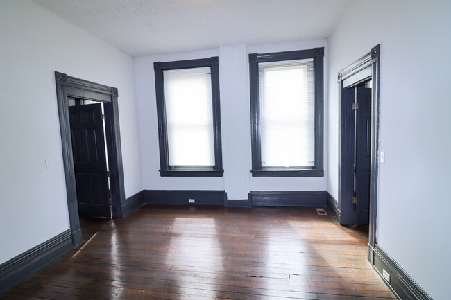 Building Photo - 1 W McMillan St