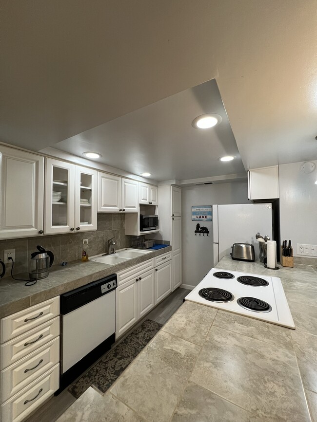 Foto del edificio - 1120 Herbert Ave