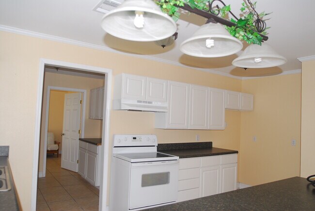 Foto del edificio - 6230 Kimbrough Blvd