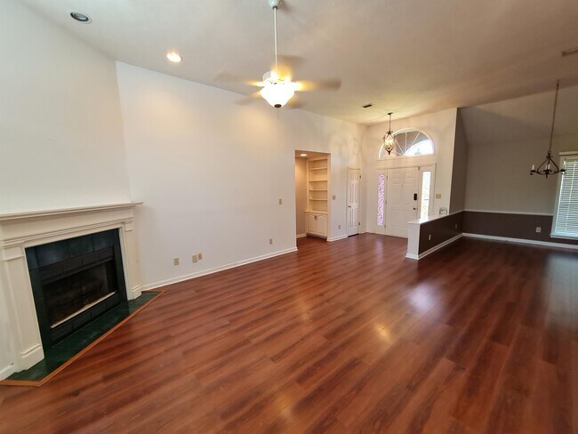 Building Photo - 7424 Mill Ridge Ct