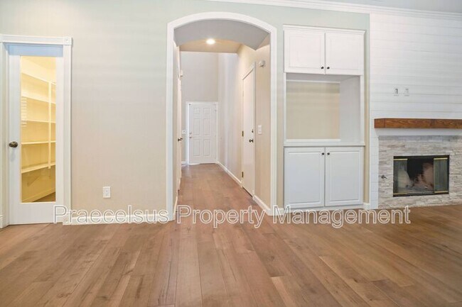 Foto del edificio - 1710 Ravenrock Ct