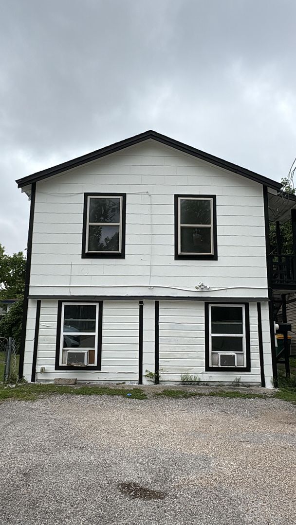 Building Photo - 702 Rosedale St