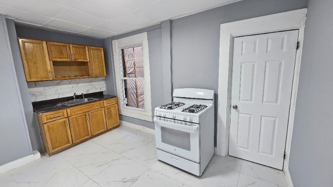 Building Photo - 169 Pearl St