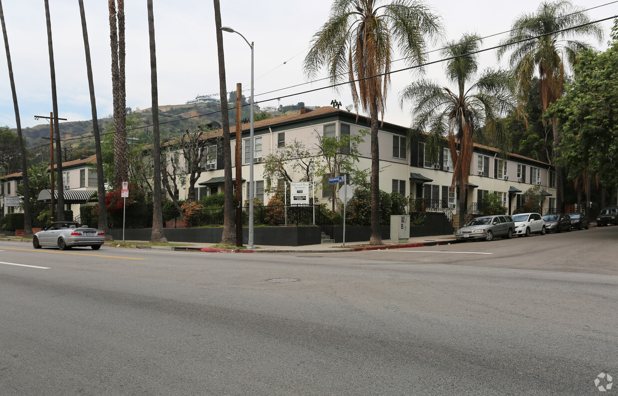 Primary Photo - Hollywood Plaza Apartments