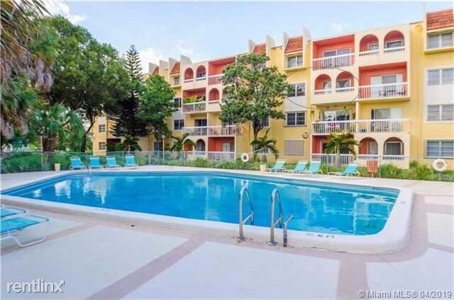 7720 Camino Real Miami Fl 33143 Condo For Rent In Primary Photo 7720 Camino Real