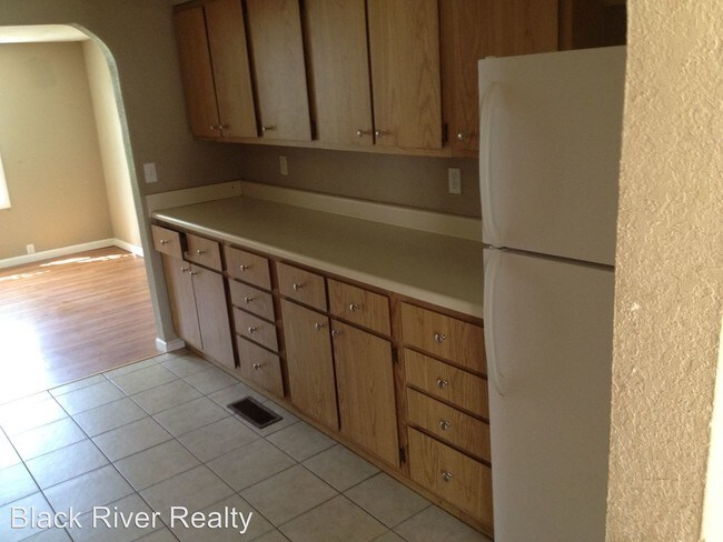 Building Photo - 3 br, 1.5 bath House - 1710 Barron Rd