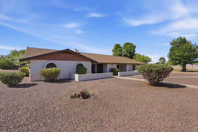 Foto del edificio - 1003 E Calle Monte Vista